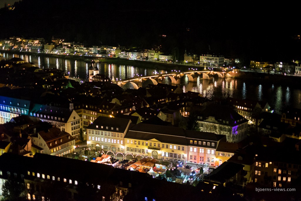 Blick vom Schloss auf den Karlsplatz und die Alte Brücke