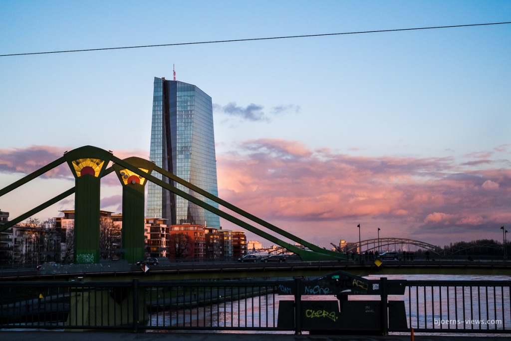 EZB und Flößerbrücke im Abendlicht